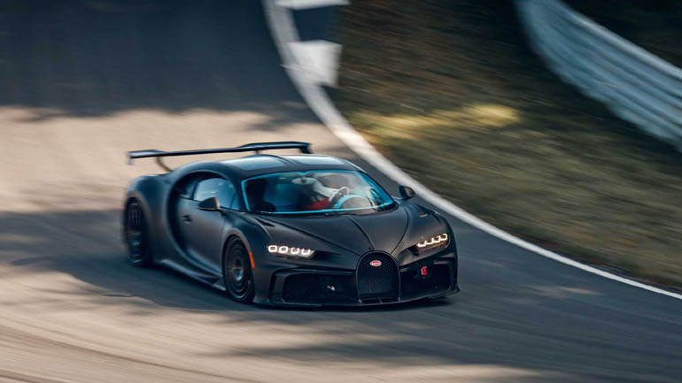 Το «θηρίο» πάτησε στην άσφαλτο